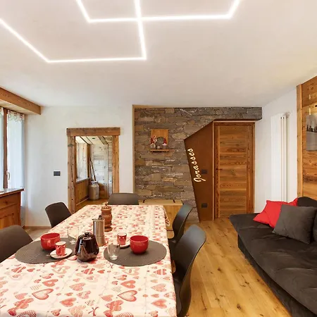 Jorasses La Maison De Courma Apartment Courmayeur