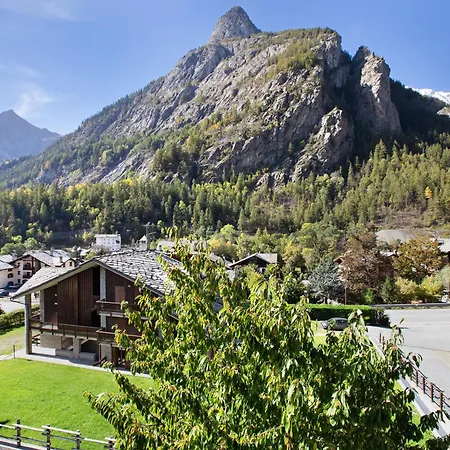 Apartment Jorasses La Maison De Courma Courmayeur