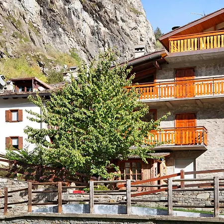Apartment Jorasses La Maison De Courma Courmayeur